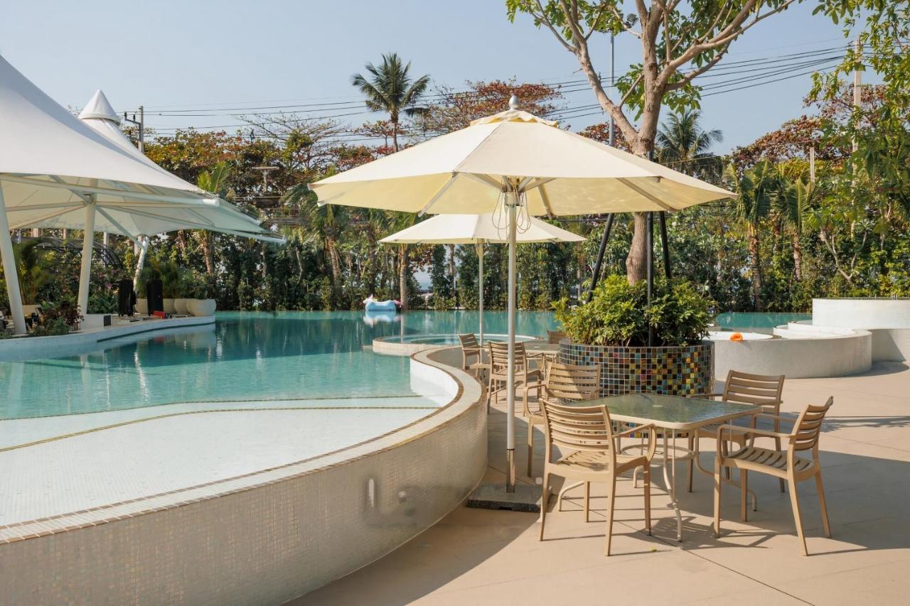 Luxury Sea View Room Beach Front Luxury Jomtien Beach Buitenkant foto