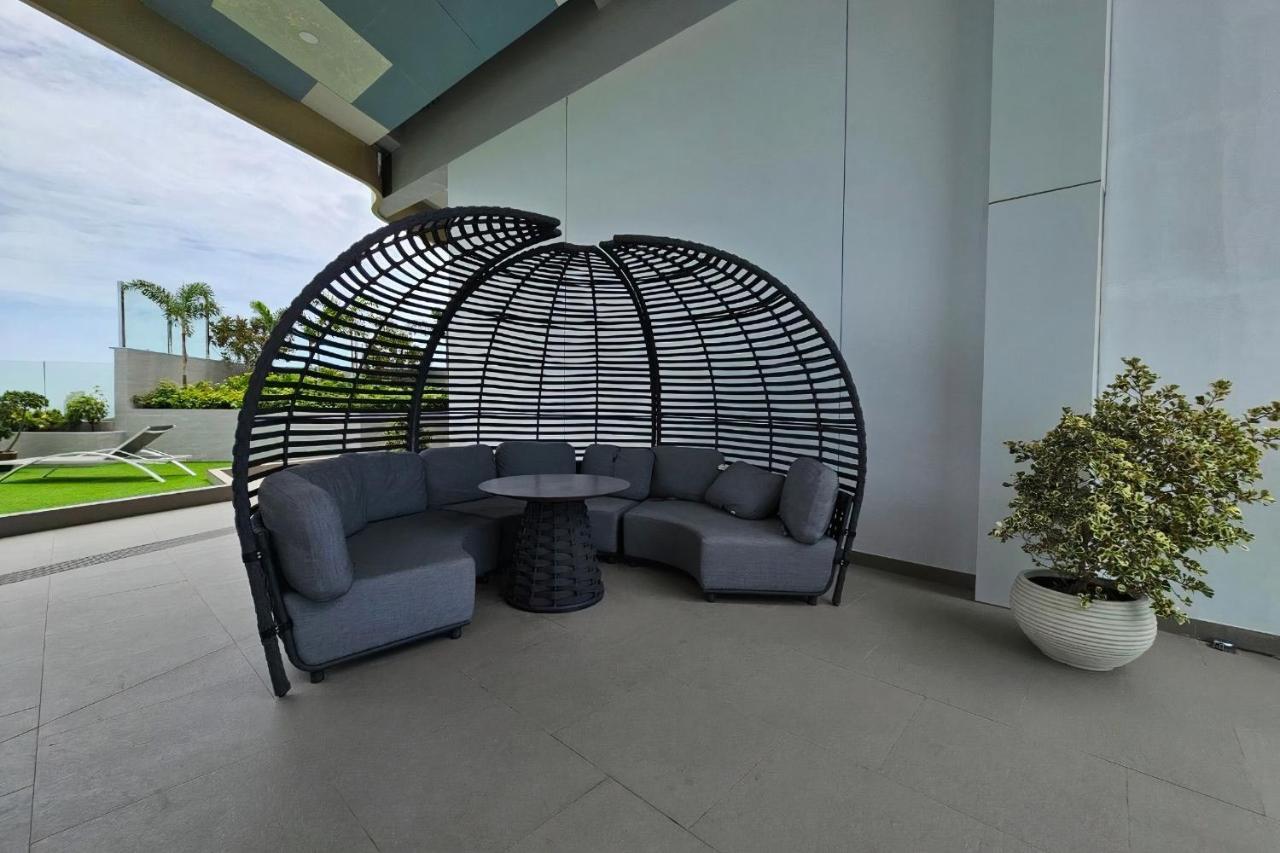 Luxury Sea View Room Beach Front Luxury Jomtien Beach Buitenkant foto